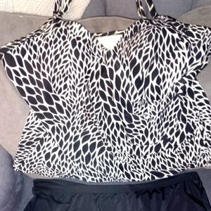 St John's Bay tankini top sz 16